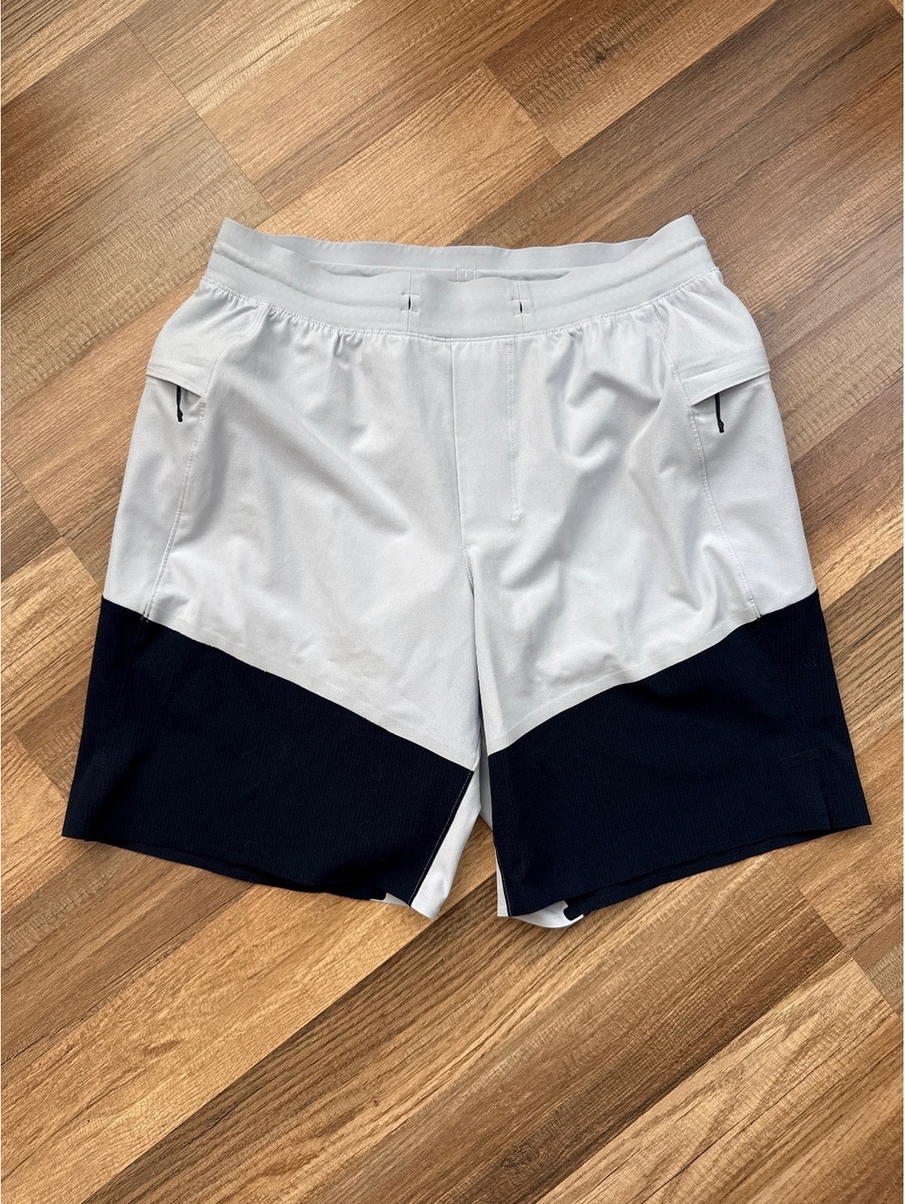 Lululemon Men's Athletic Shorts Medium Two-Tone Black and Gray